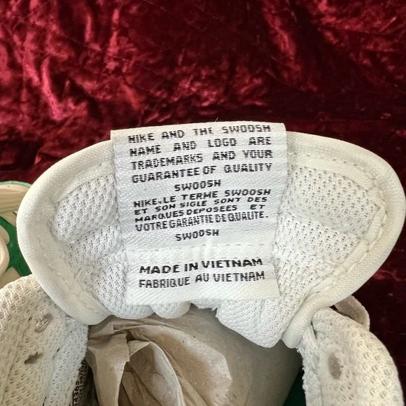 Nike Classic Green and White Dunk low Shoes.  Size 6 - Picture 5 of 6